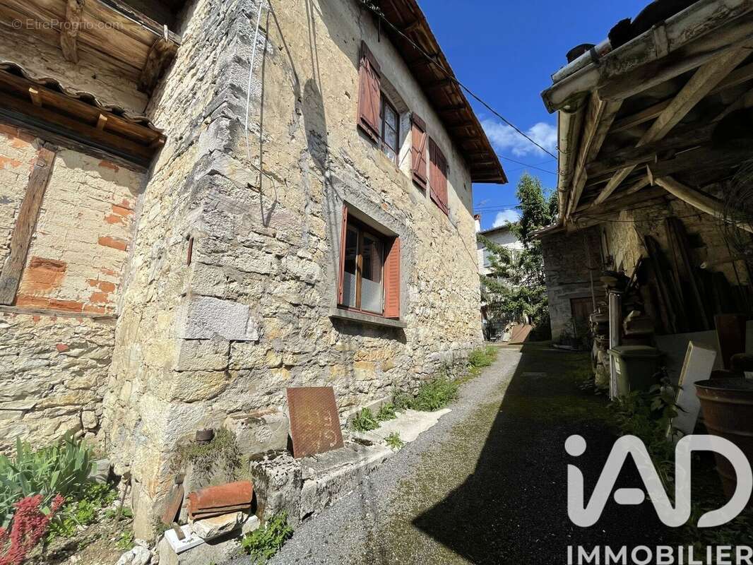 Maison 45 m² à Poncin  - photo 3