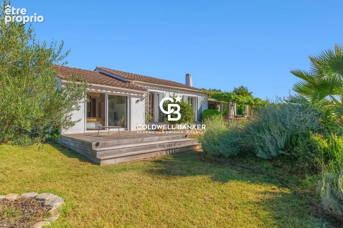 Maison de plain-pied avec piscine et vue sur les vignes, Les Borrels - 3400 Hyères-les-palmiers - photo 14