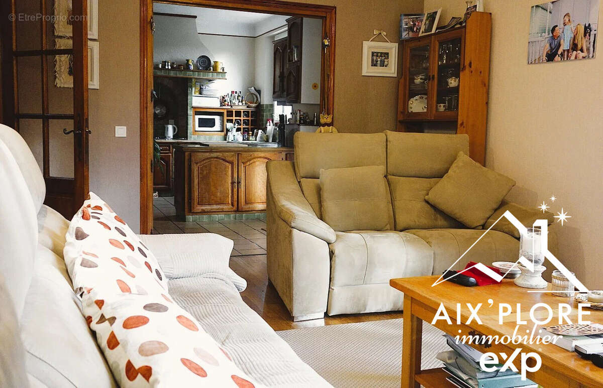 Maison à ENTRECHAUX