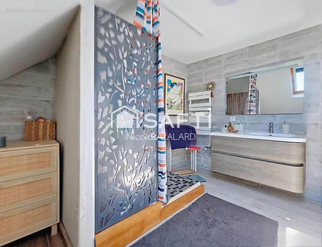 Maison 194 m² à L'abergement-Sainte-Colombe  - photo 5
