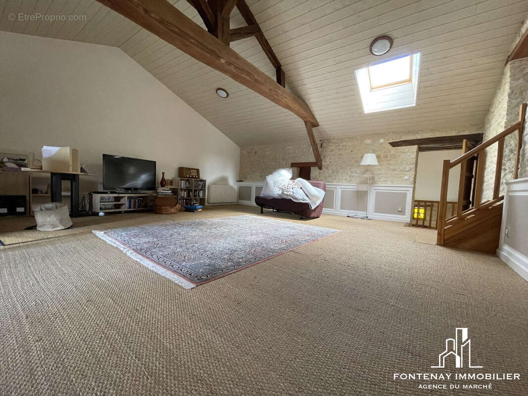Maison 240 m² à Fontenay-Le-Comte  - photo 9