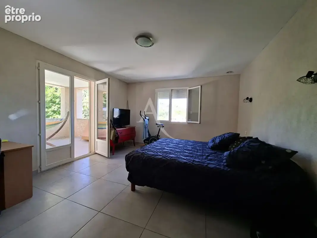 A VENDRE - Maison 6 pièce(s) 168m2 située à Alès - photo 8