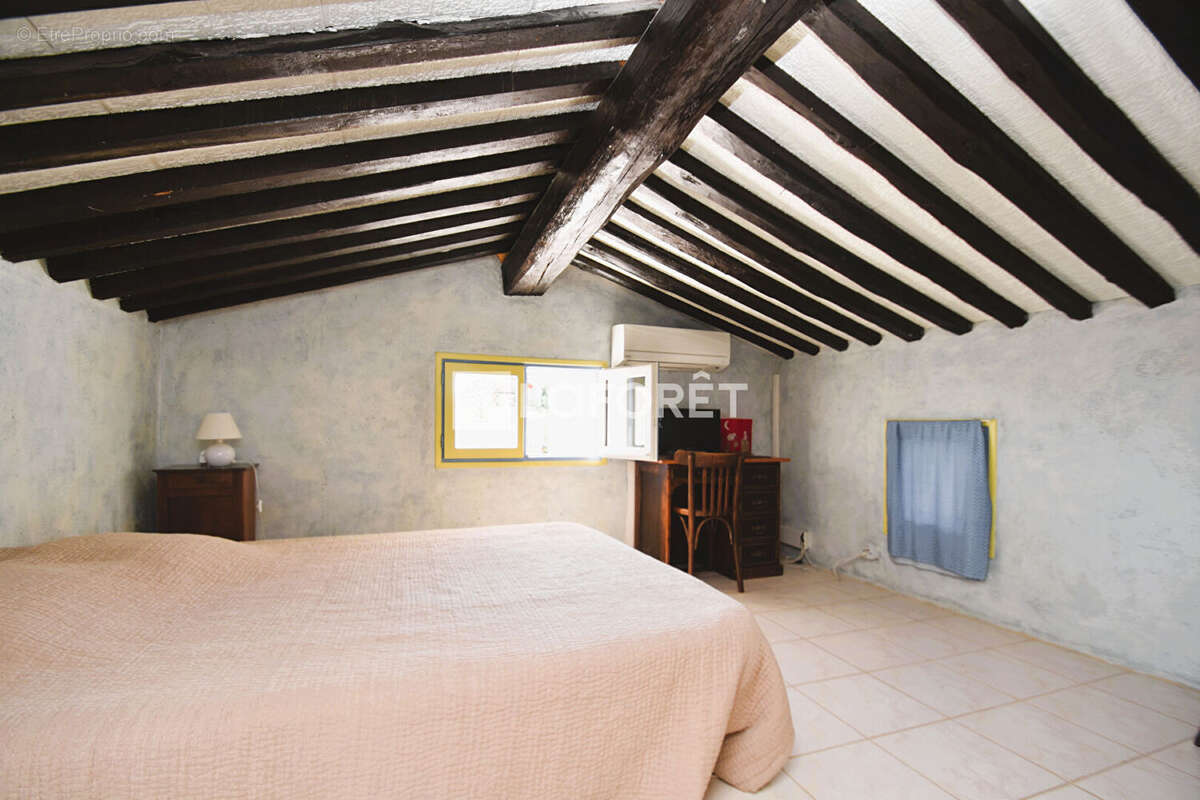 BERGERIE A FAYENCE  DANS UN HAMEAU  3+1pièce(s) 100 m2 avec 60m² de dépendances et très belle piscine - photo 15