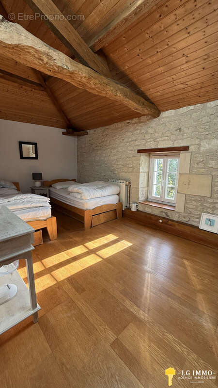 Maison à MORTAGNE-SUR-GIRONDE