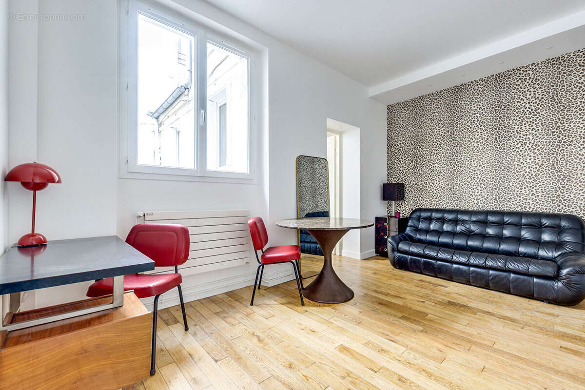 Appartement à PARIS-14E