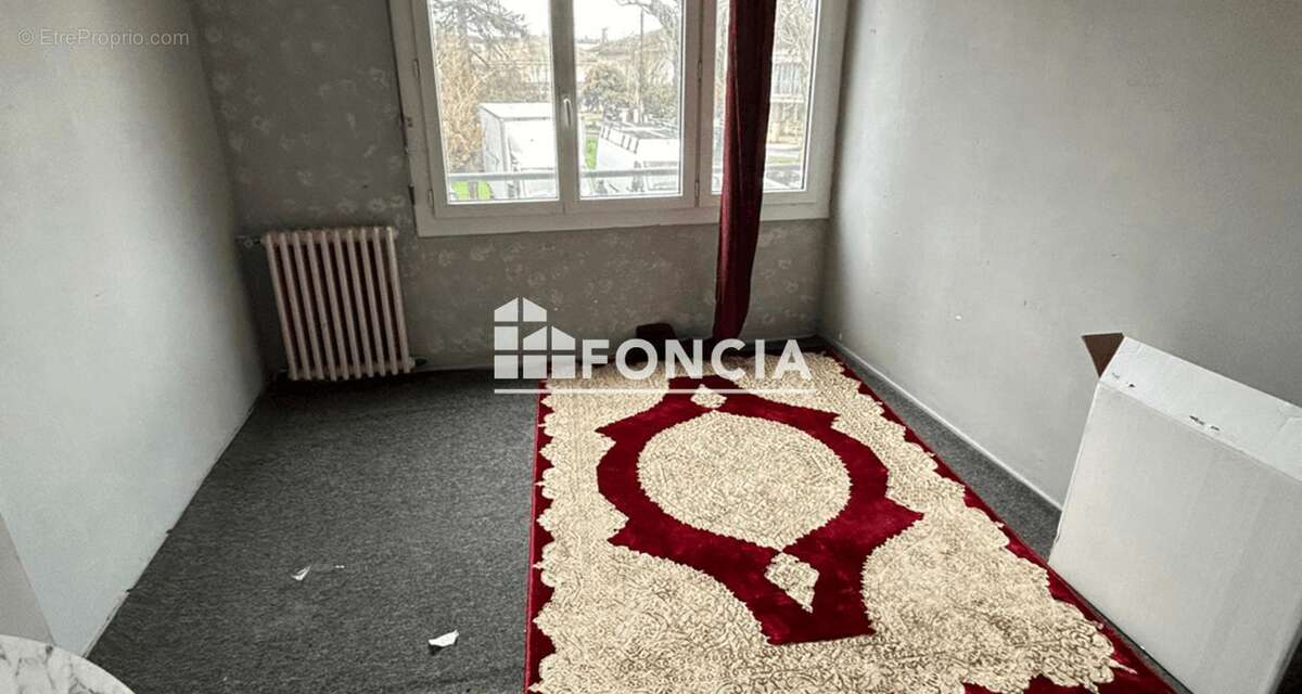 Appartement à PINEUILH