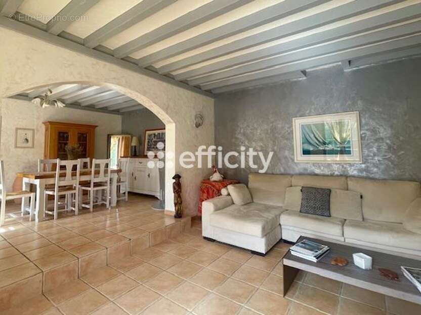 Maison à SALAISE-SUR-SANNE