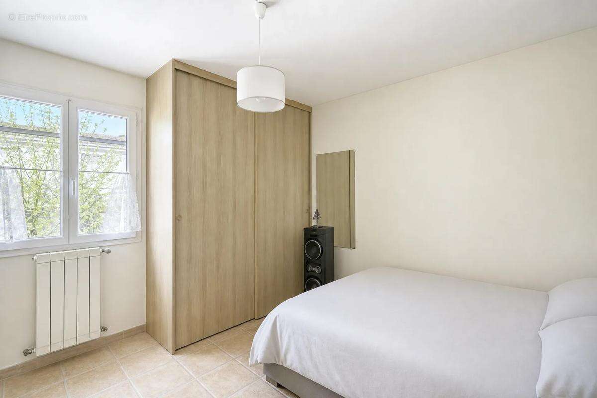 Villa avec piscine et véranda à Marseille 12ème - photo 7