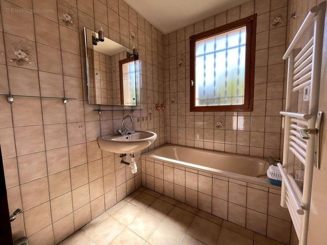 Maison 59 m² à Saint-Jean-D'angely  - photo 9