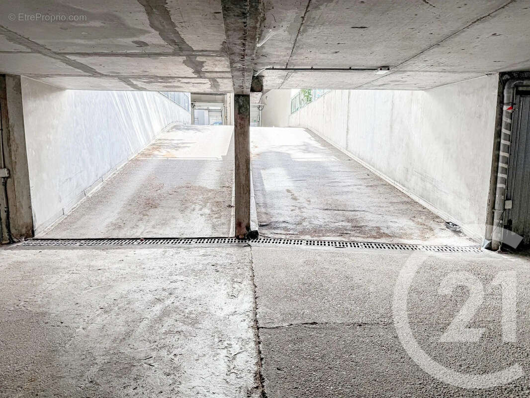 Parking à Lyon-3e  - photo 4