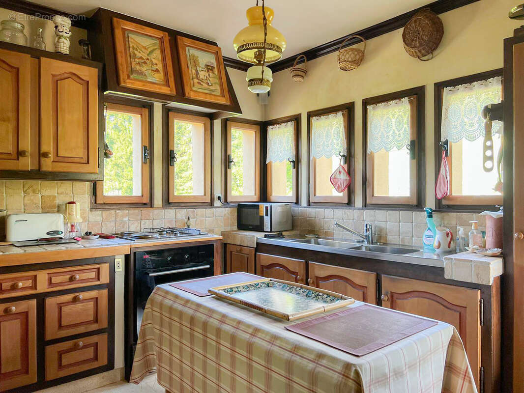 Maison à NOTRE-DAME-DE-BELLECOMBE