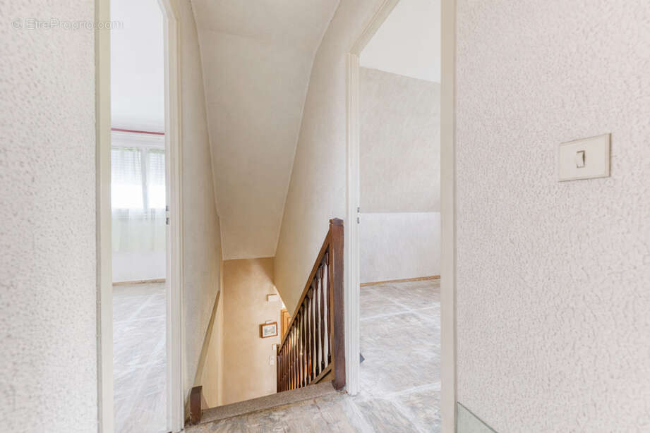 Maison à OZOIR-LA-FERRIERE