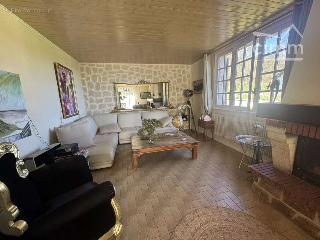 Maison à VERTOLAYE