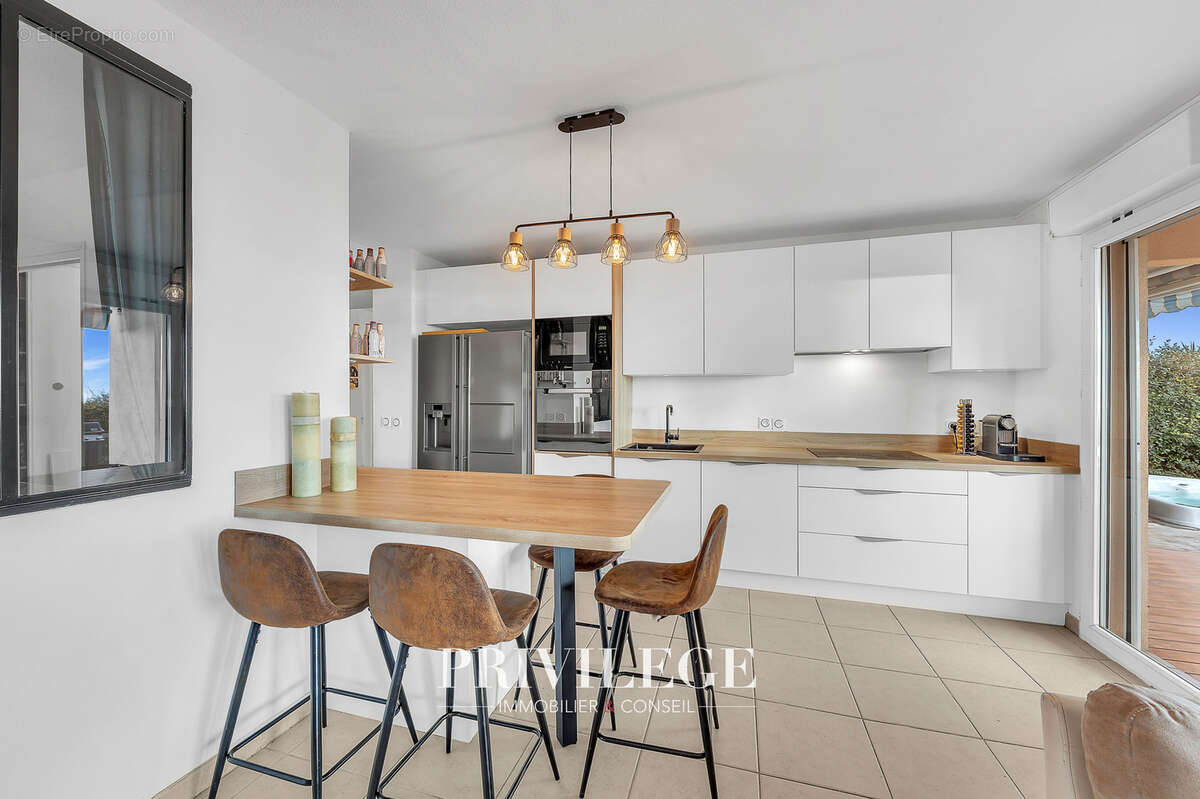 Appartement à SAINT-LAURENT-DU-VAR