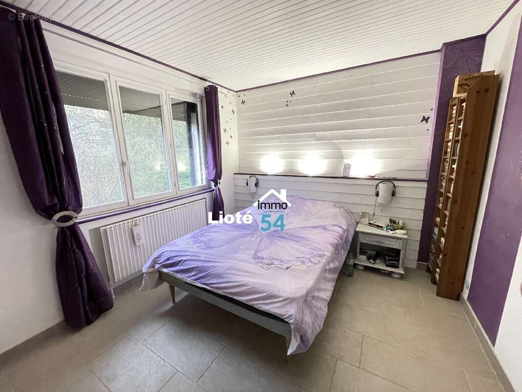 Maison à CREVECHAMPS