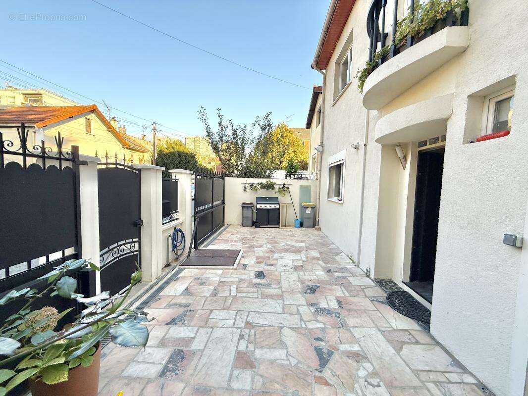 Maison à BOBIGNY