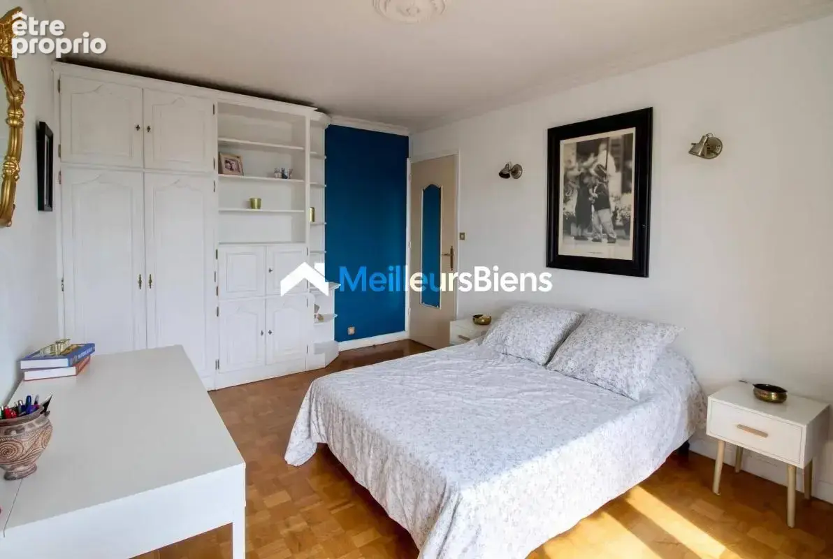 VILLEURBANNE CUSSET, appartement T3 de 68 m² coup de cœur avec ascenseur - Balcon - Cave - 1 place de stationnement  - Garage en - photo 6