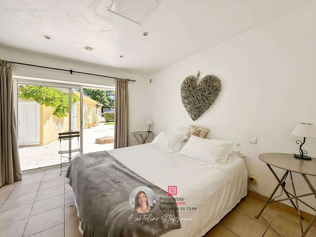 TRANS-EN-PROVENCE - Maison de plain-pied avec piscine, dépendance et terrain paysagé - photo 8