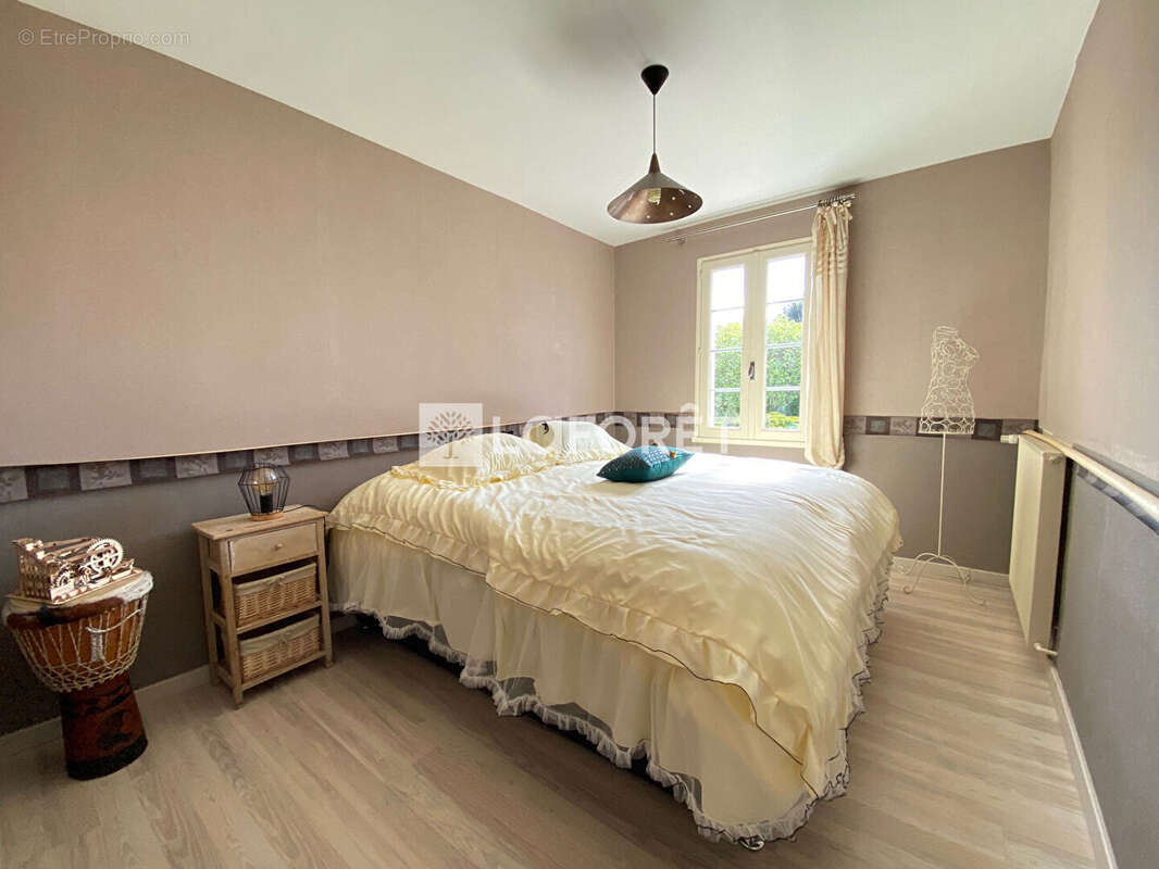 Maison à SAINT-GEORGES-DES-COTEAUX