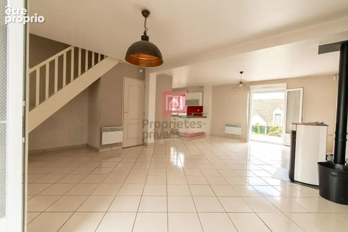 MAREUIL-LÈS-MEAUX  Maison récente 4 chambres avec jardin de 600 m² - photo 3