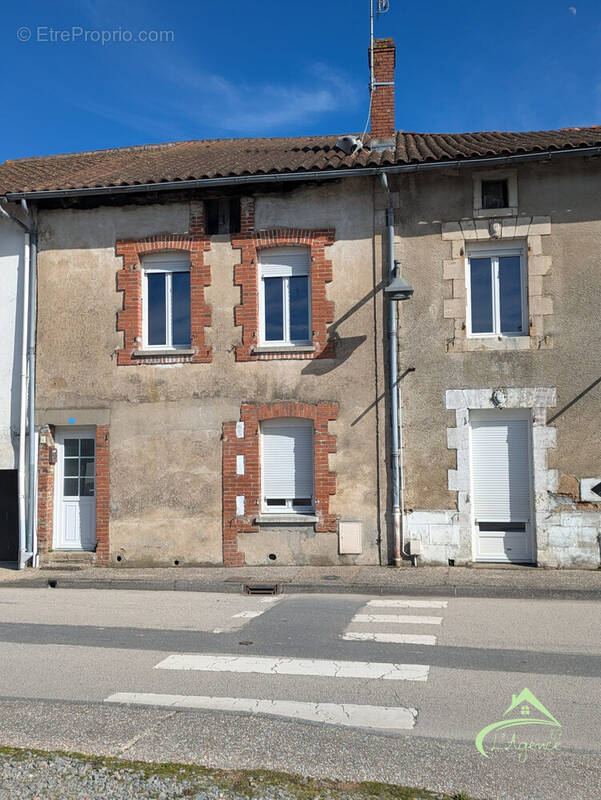 Maison à SAILLAT-SUR-VIENNE