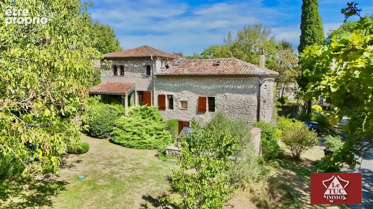 Maison en pierre avec garage, piscine et jardin. - photo 4