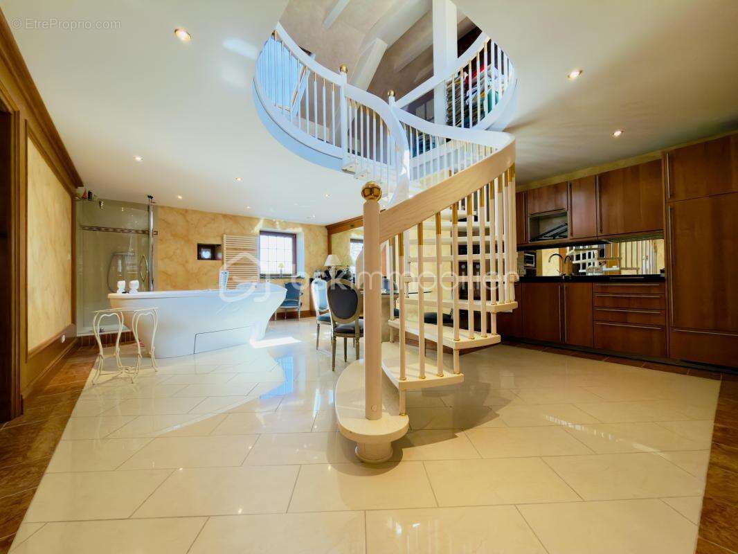 Propriété d’exception de 956 m² au cœur d’ETTING - photo 11