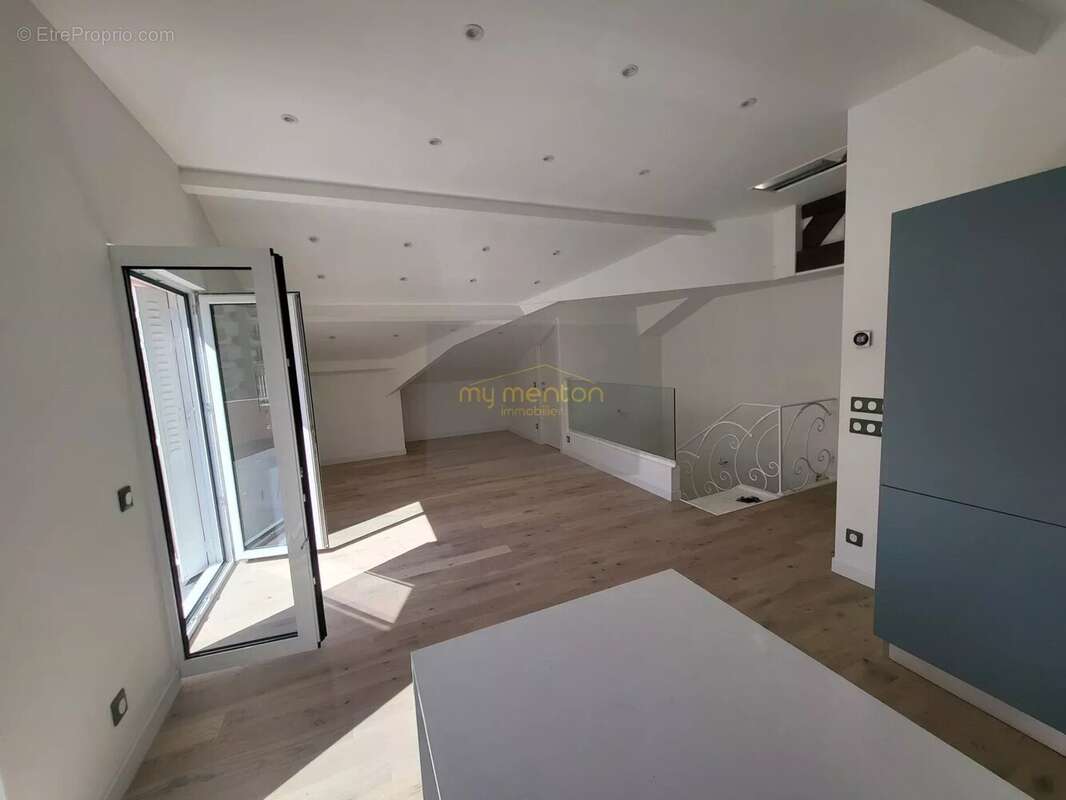 Appartement à MENTON