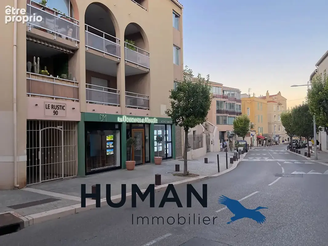 A VENDRE - Bandol Centre - Proche du Port et de la Plage - Appartement 2 pièces 36m² avec terrasse de 84m² - photo 11