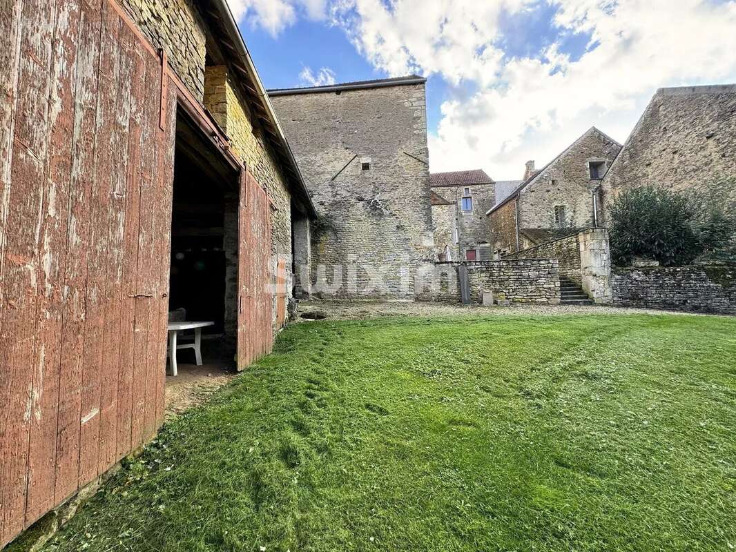 Maison à LUCY-LE-BOIS