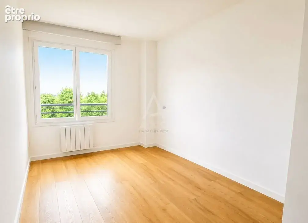 SURESNES/ PUTEAUX. Dans un immeuble de standing, Appartement de 3 pièces totalement rénové avec cave et parking. - photo 3