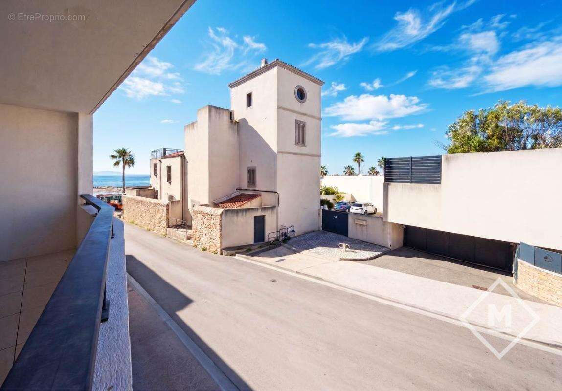 Vente appartement T2 terrasse vue mer calme  frais réduit à l'achat de 2.3% (notaire)  13600 La Ciotat - photo 2