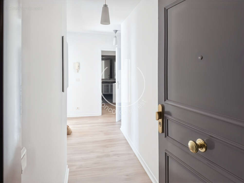 Appartement à COURBEVOIE