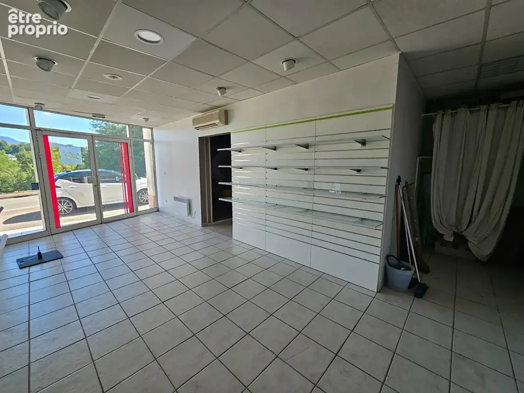 Local commercial Le Pont De Beauvoisin - photo 4