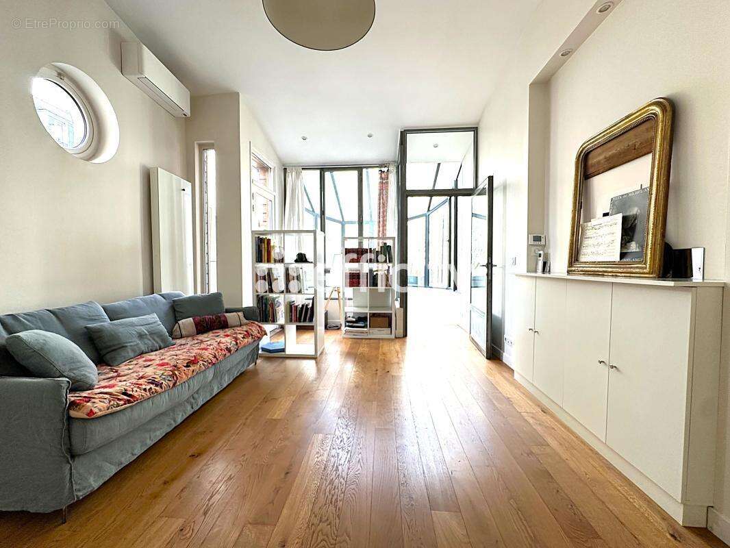 Appartement à PARIS-11E