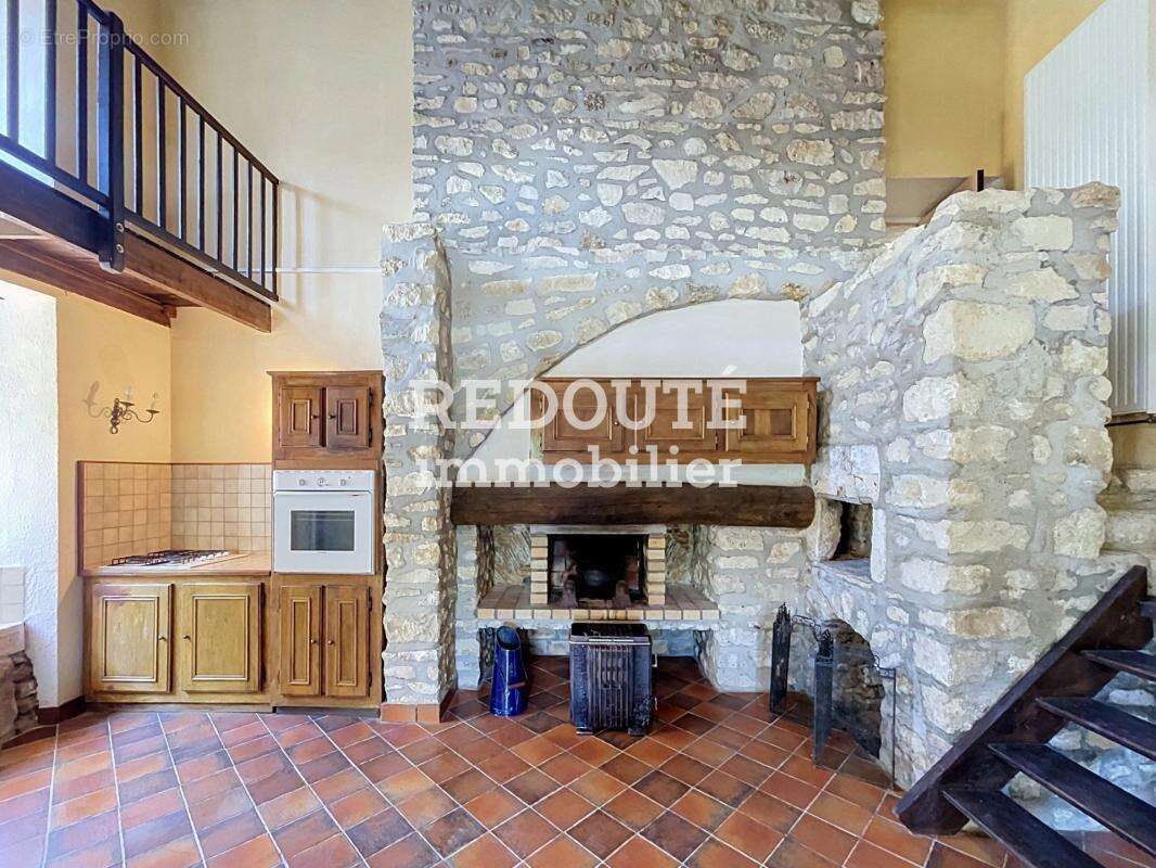 Grande maison T8 environ 250m²  - Hangar - Jardin - Crugny - photo 13