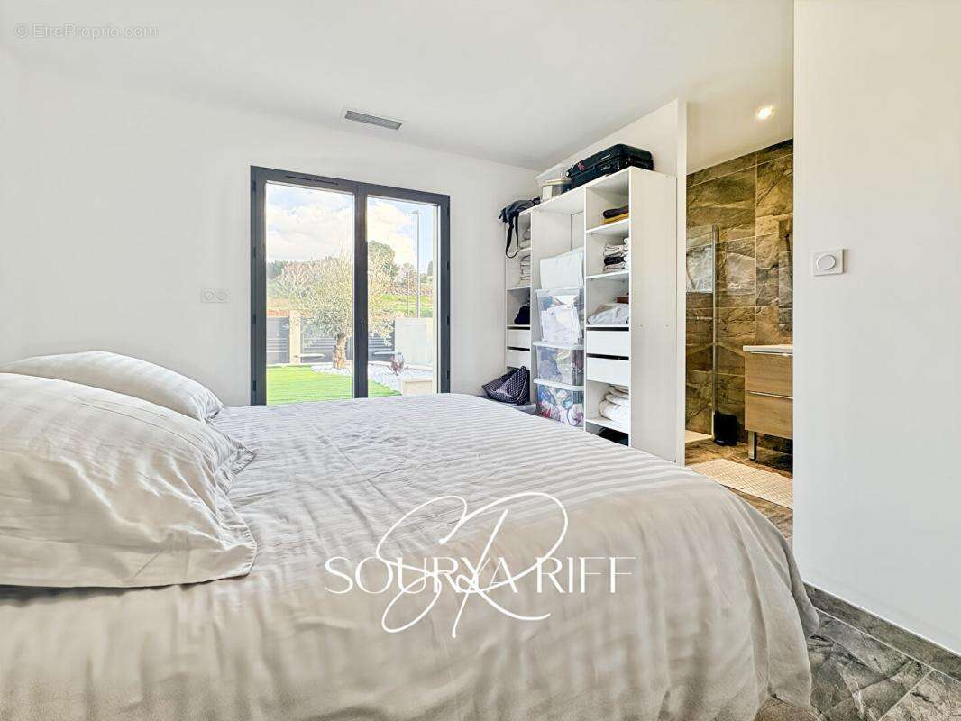 Villa contemporaine avec piscine et sous-sol exceptionnel - photo 12