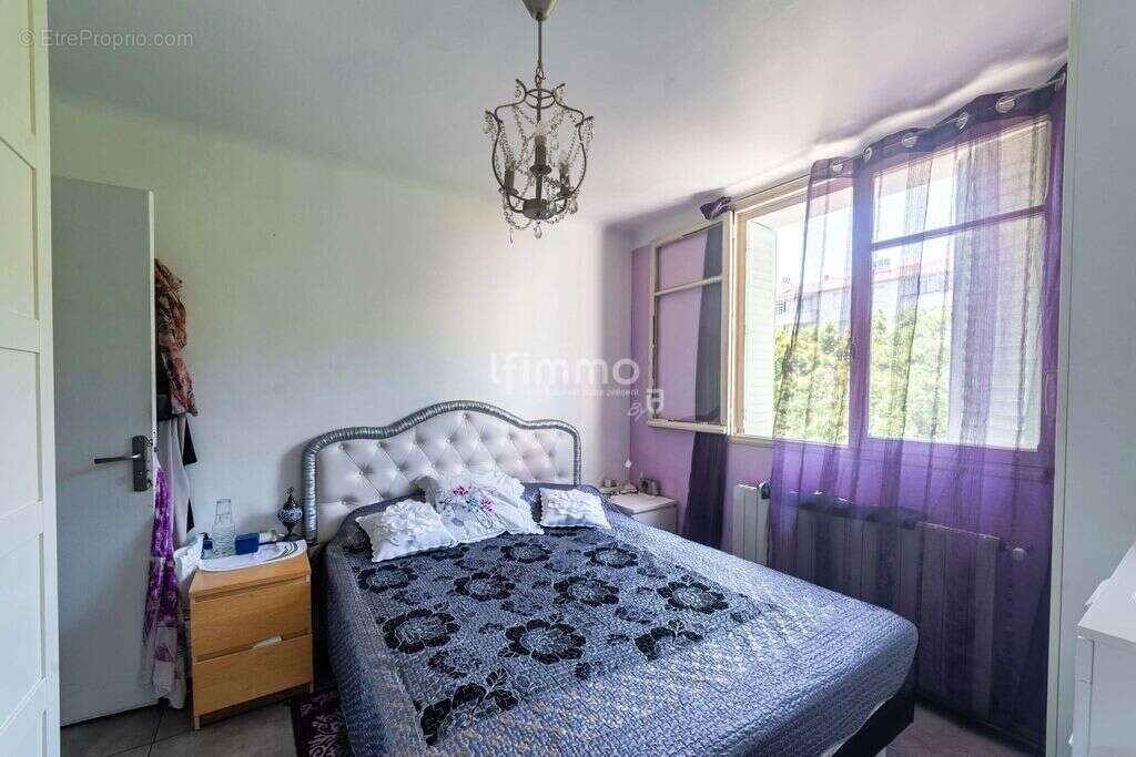 Appartement à MARSEILLE-9E