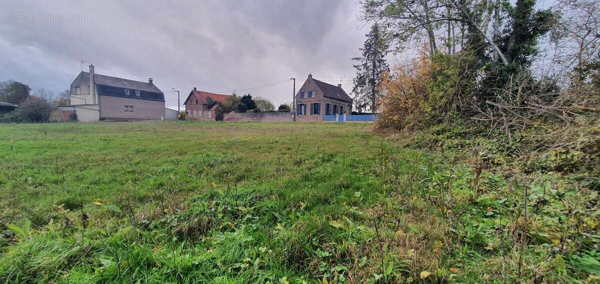 Terrain à ELINCOURT