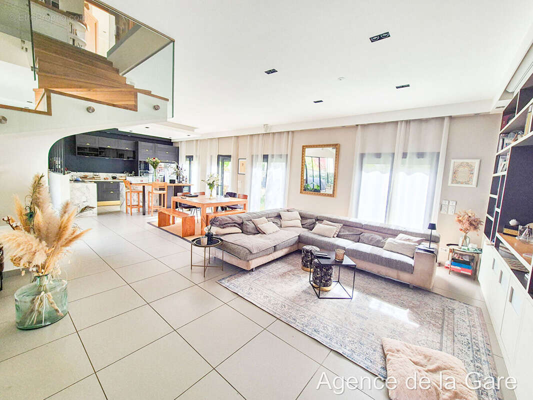 Maison à CARRIERES-SUR-SEINE