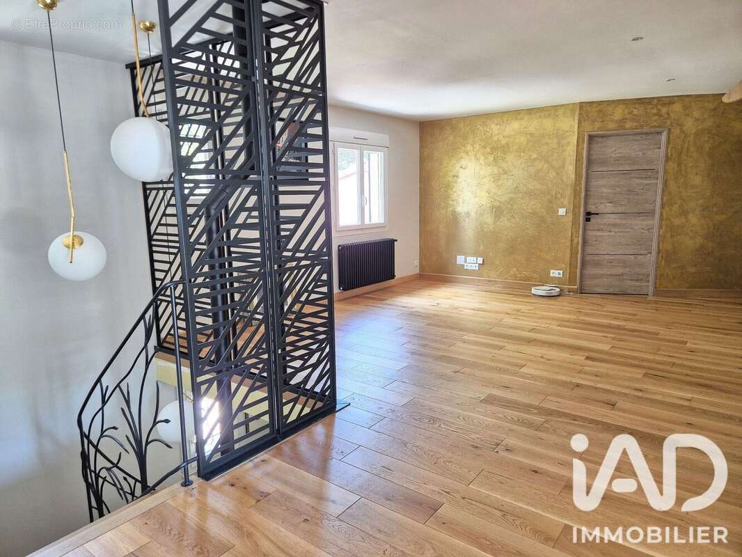 Maison 213 m² à Mazamet  - photo 7