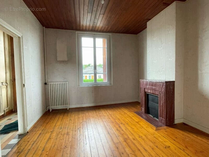 Maison à LA BAZOCHE-GOUET