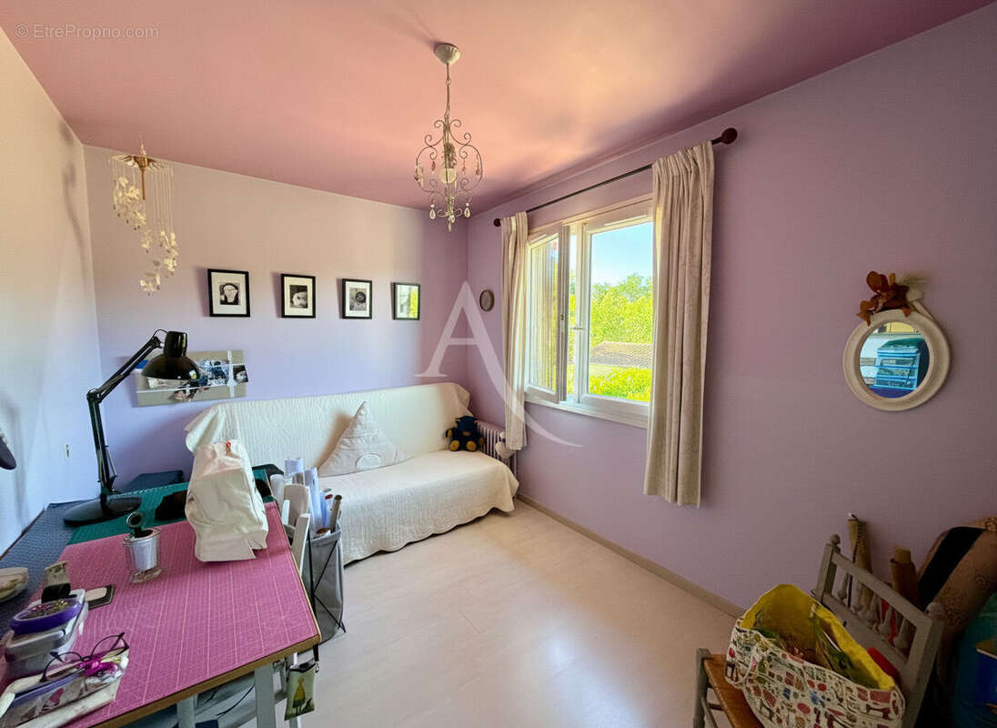 Maison rénovée de 106 m² sur plus de 3 400 m² de terrain clos - photo 14