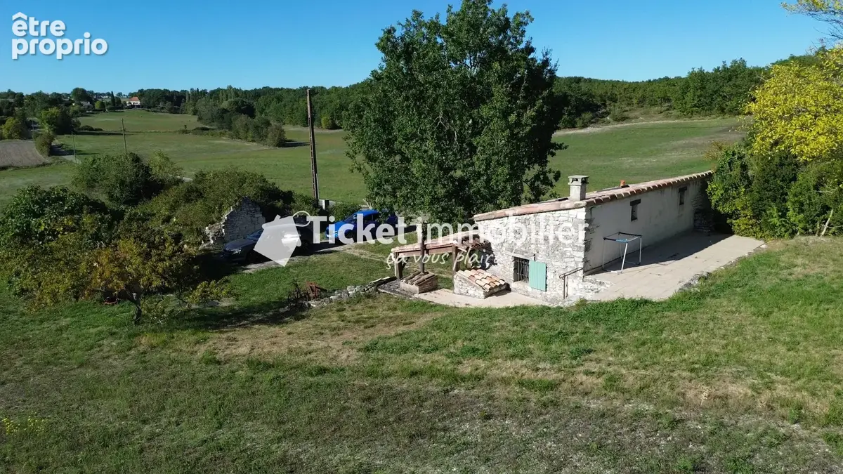 Charmante maison en pierre isolée, vendue meublée, ~40m2 exploités, mezzanine aménagée, vue champs à perte de vue, poêle à bois  - photo 18