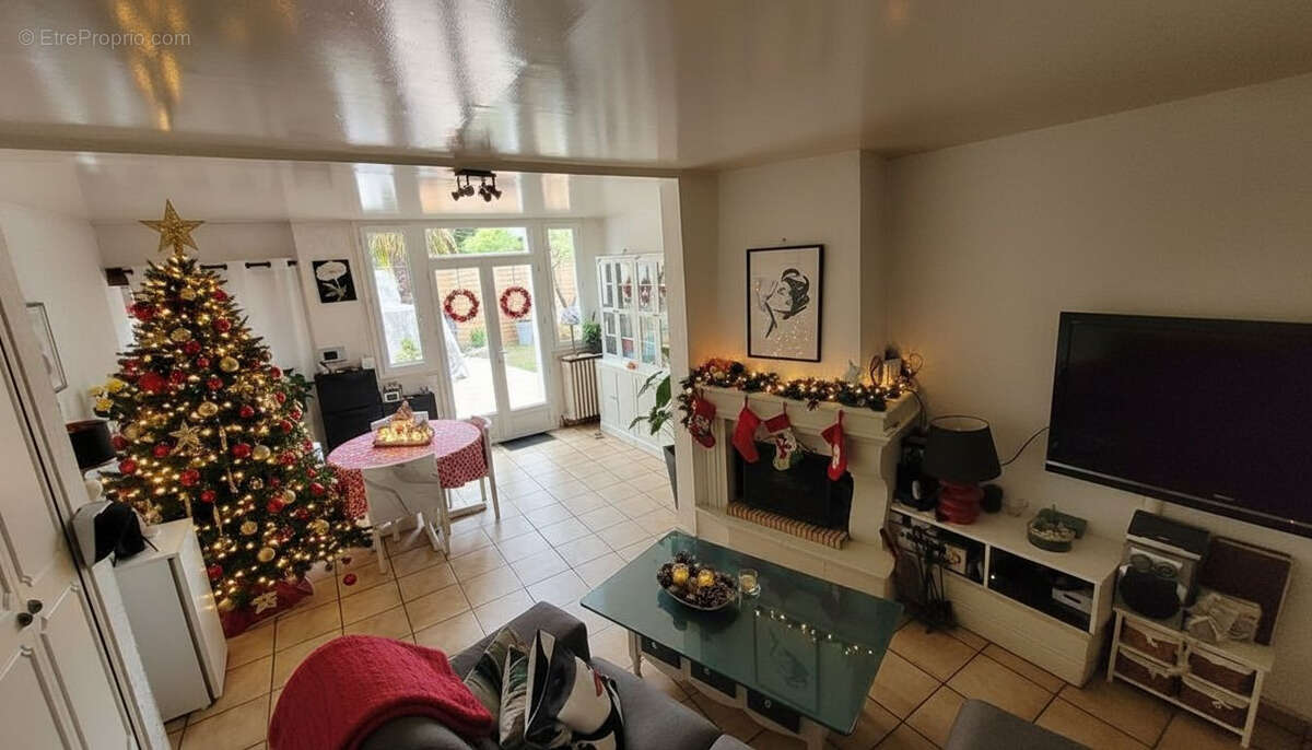 Maison à SAINT-MAUR-DES-FOSSES