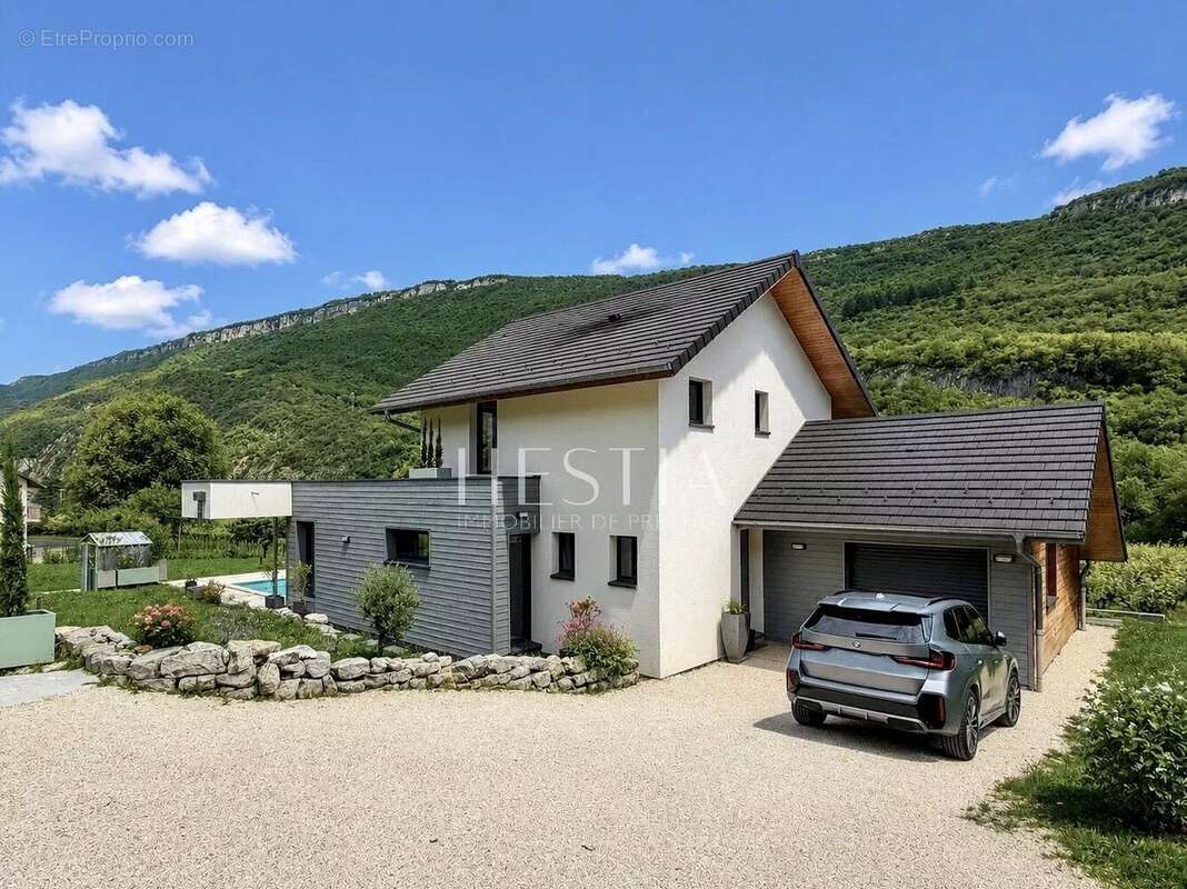 Maison à BRISON-SAINT-INNOCENT
