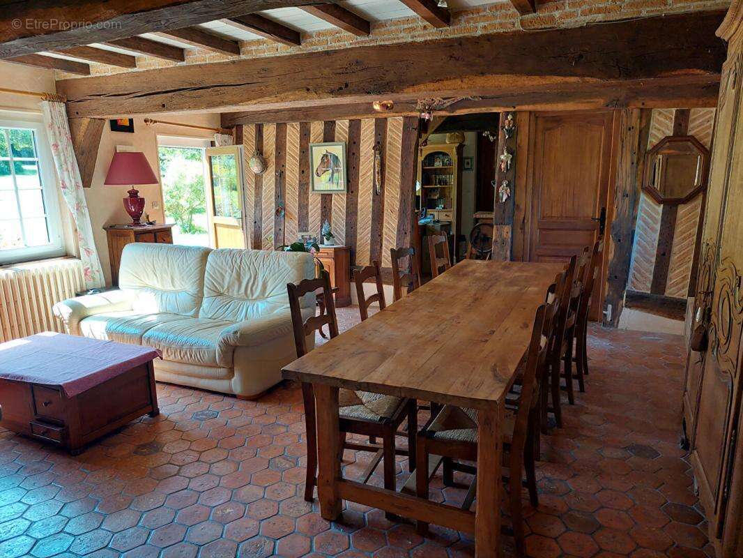Ancien corps de ferme avec dépendances 1.3 Hectare - photo 5