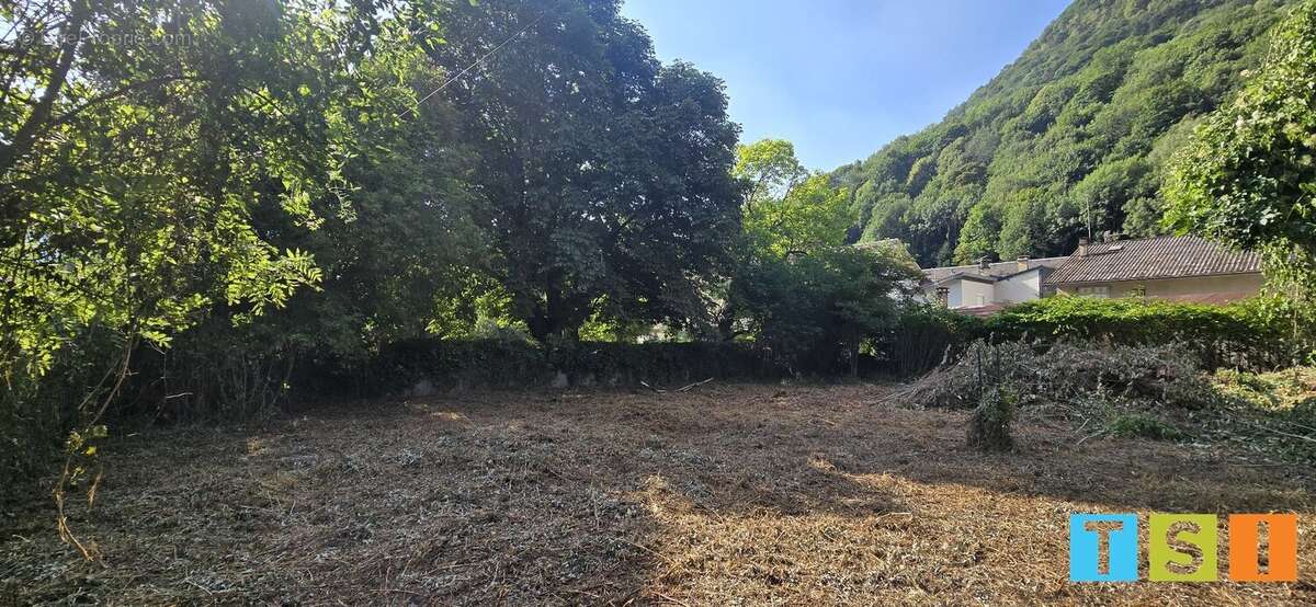 À vendre  Terrain idéalement situé à Bagnères-de-Luchon - photo 7