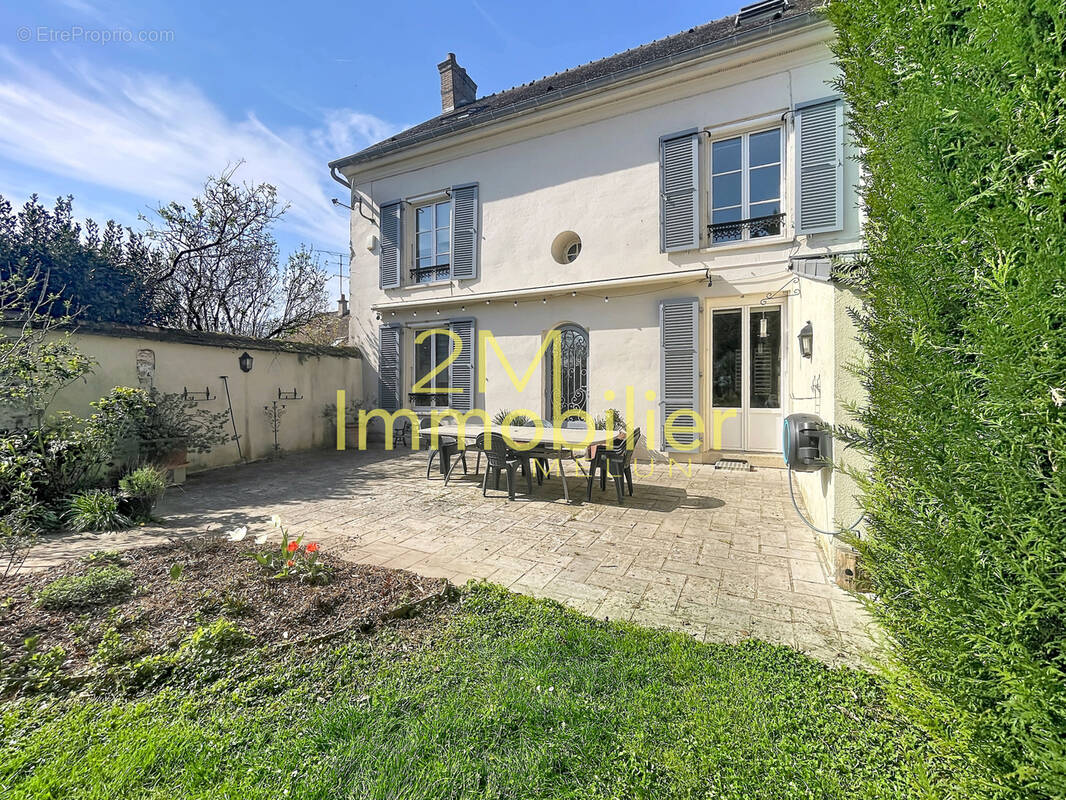 Maison à SAINT-MERY