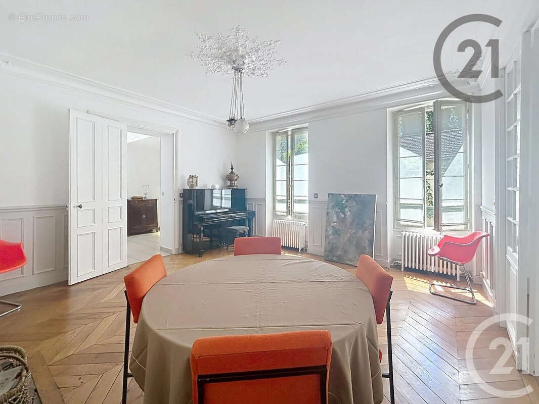 Appartement à FONTAINEBLEAU